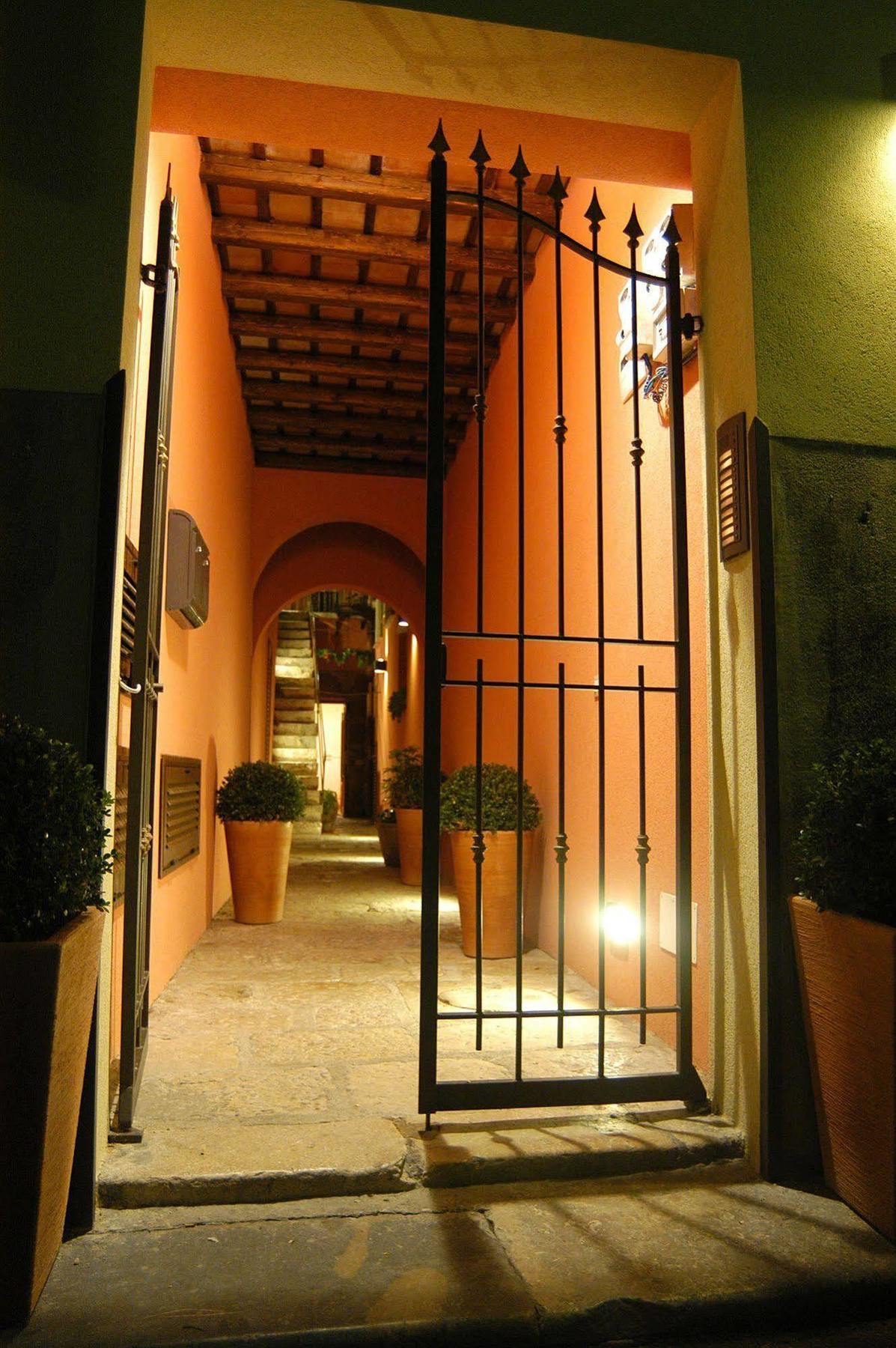 Appartement Il Cortile Fiorito à Trapani Extérieur photo